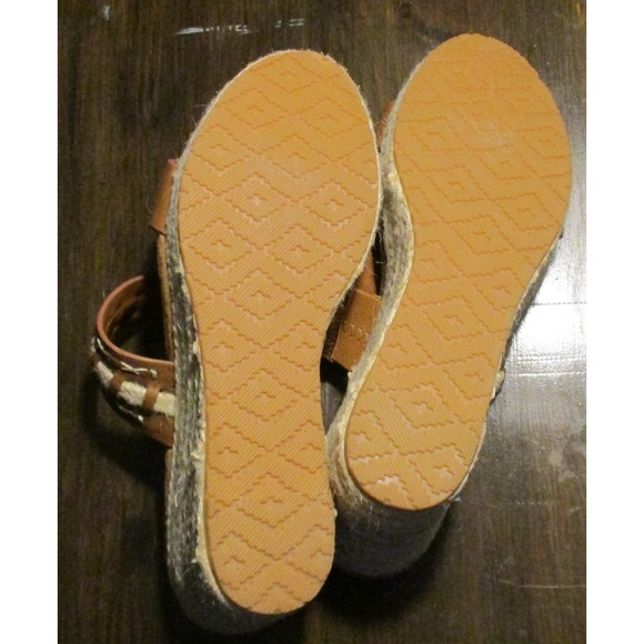 NWOT Zodiac Poppy Wedges Size 11 Brown White Tan